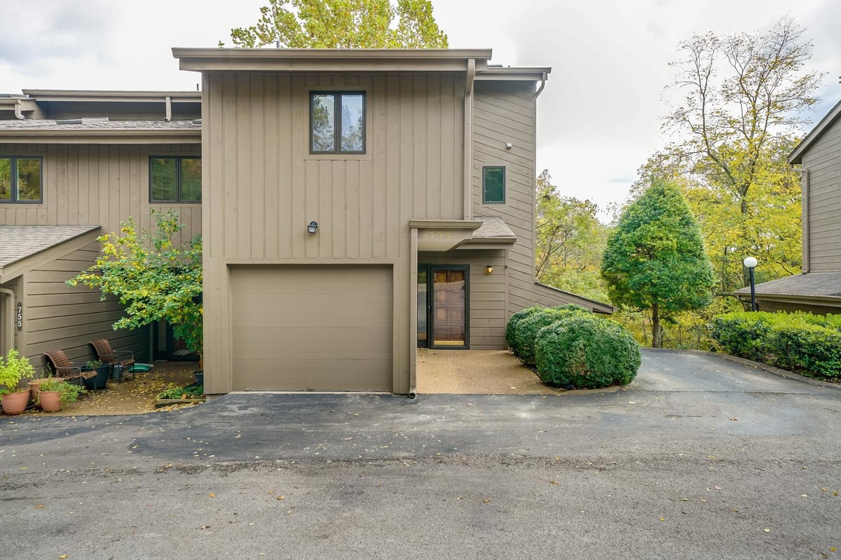 767 Harpeth Trace Dr