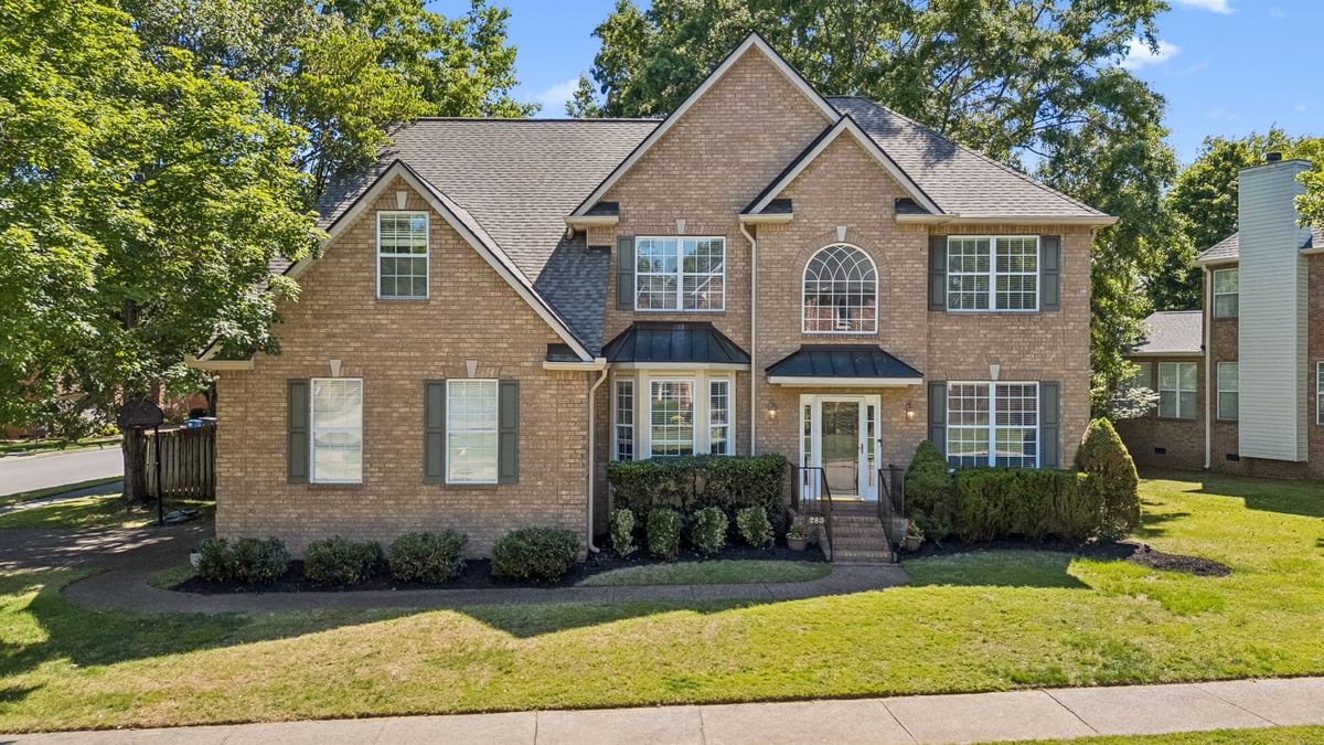 283 Stonehaven Cir