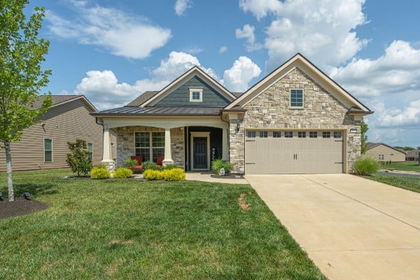 2212 Henderson Dr