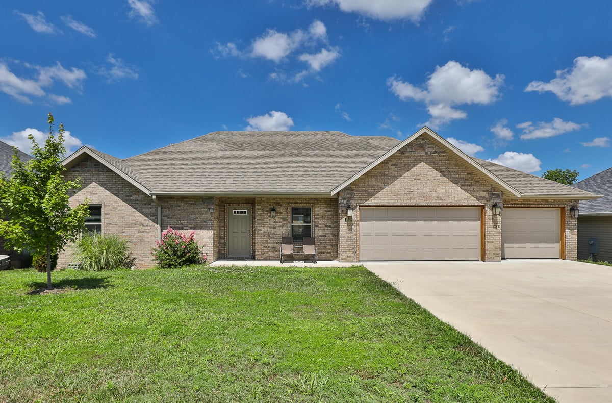 1929 N Brookhollow Drive, Nixa, MO 65714