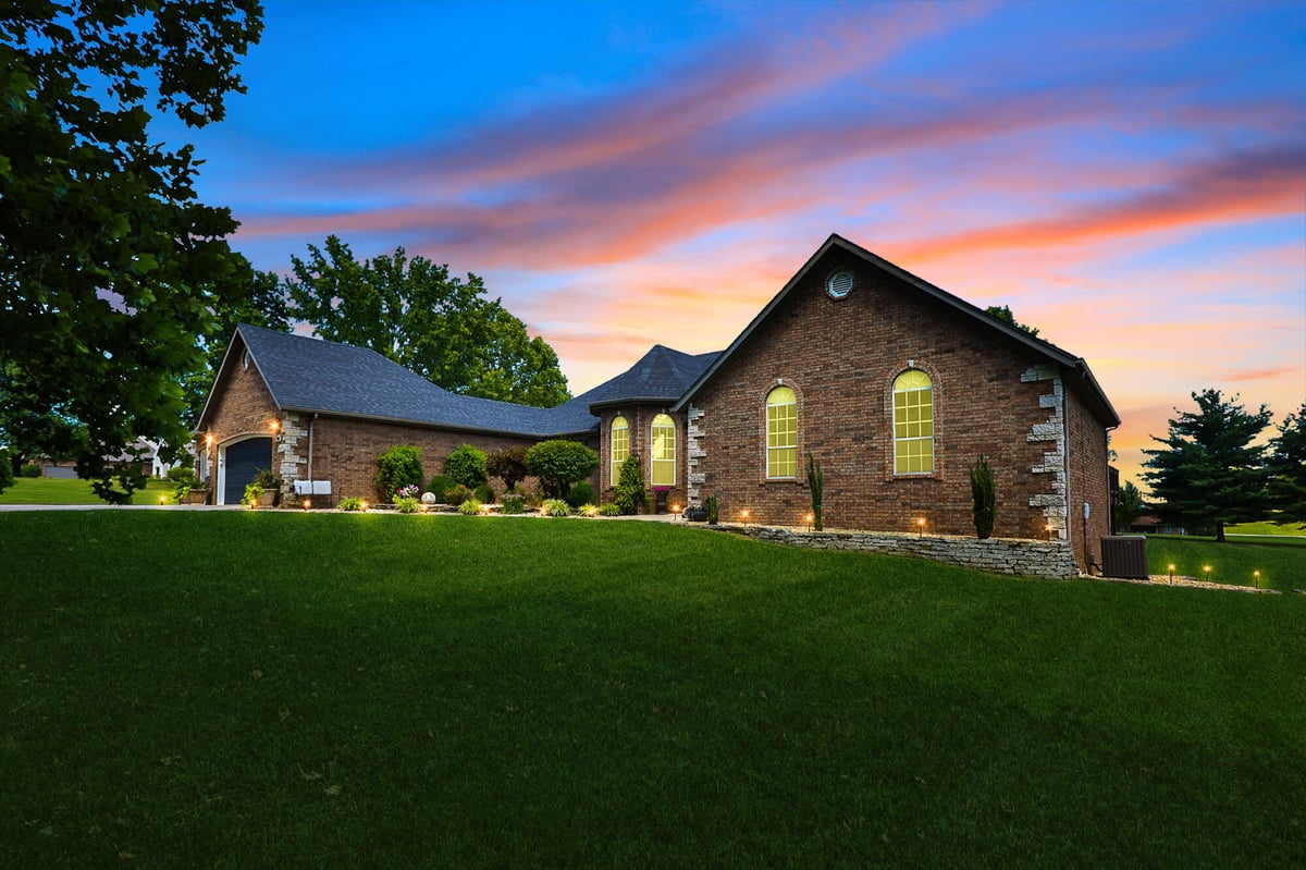 4402 N Willow Road, Ozark, MO 65721