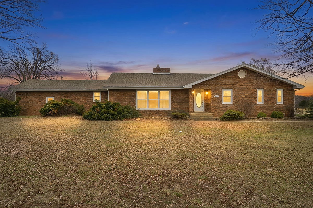 3916 S Springfield Avenue