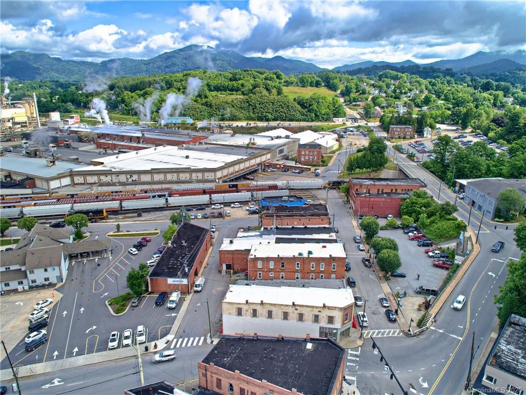 147 MAIN STREET, CANTON, NC 28716 Smoky Mountain Retreat